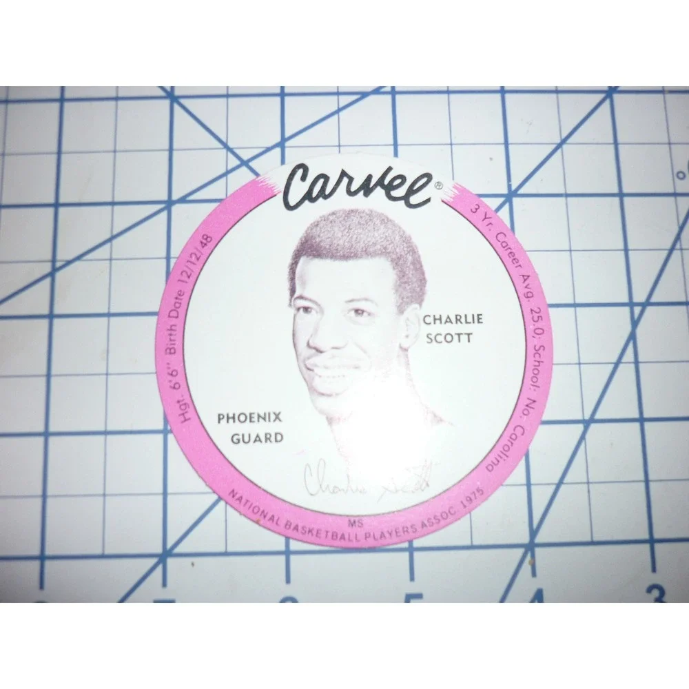 1975 Carvel Charlie‎ Scott Phoenix Suns NBA Basketball Round Card Premium 3.5